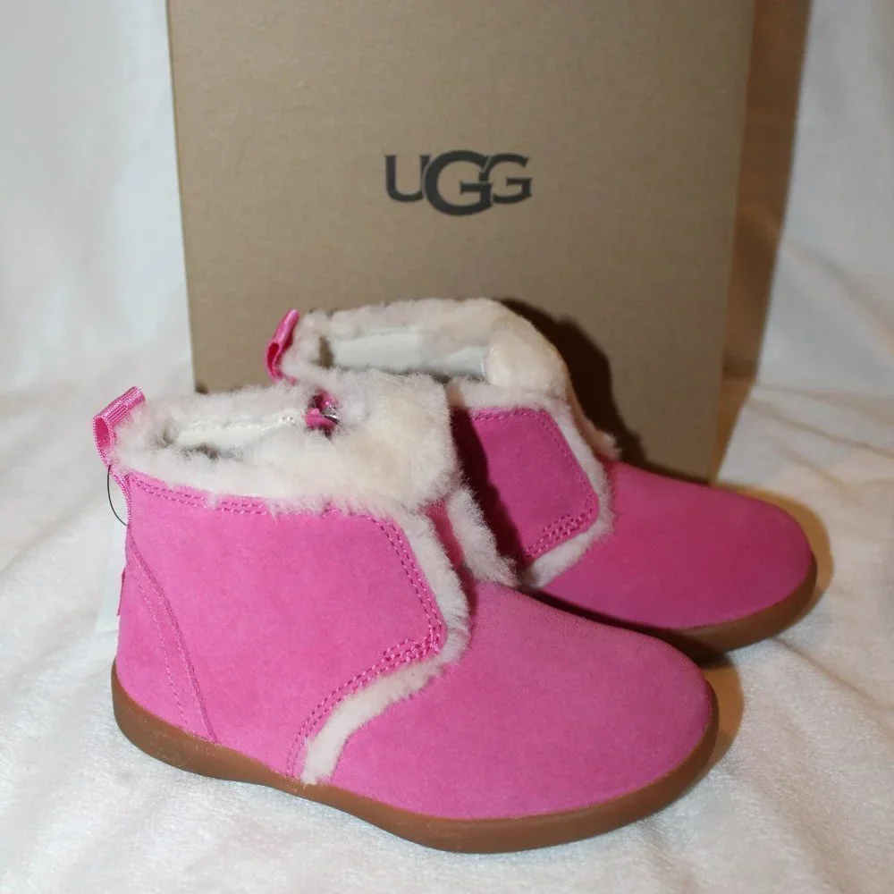 NIB UGG‎